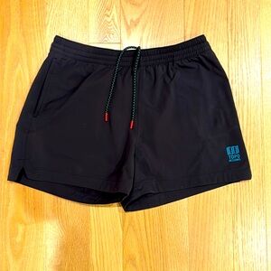Topo designs women’s global shorts medium black